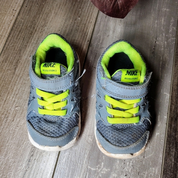 Nike Revolution 2 TD Cool Grey/Volt Athletic Shoes Size 5C Baby Walker - Picture 2 of 14